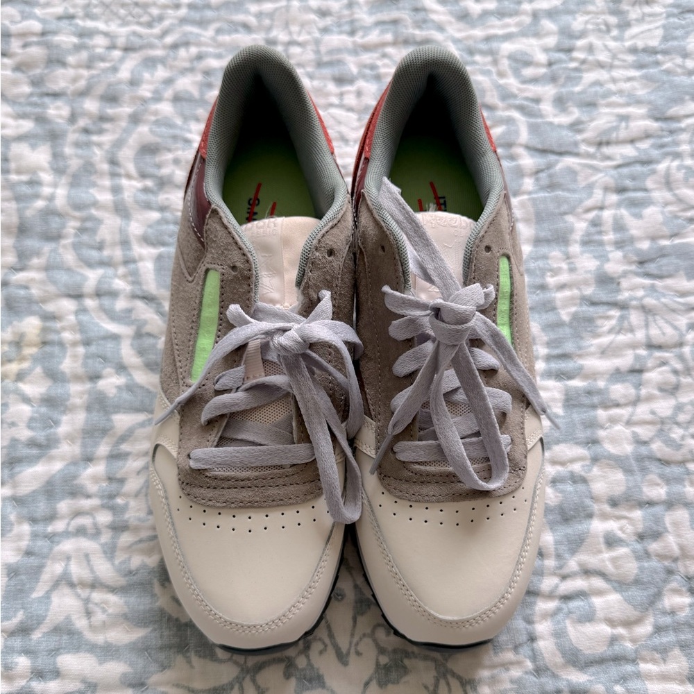 Reebok Cream, Red, and Tan Casual Sneakers NWOT - Picture 4 of 4